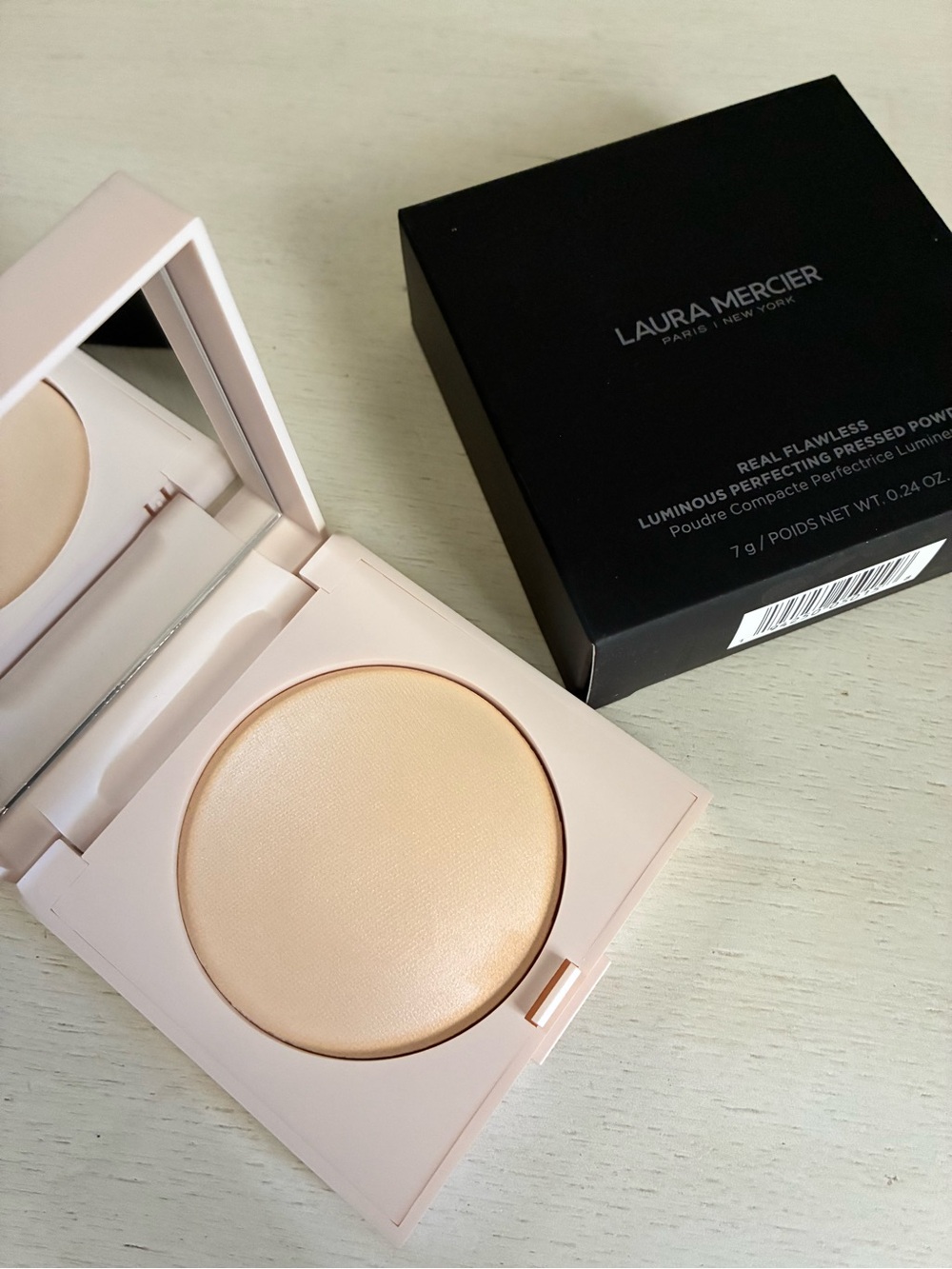 Laura Mercier Real Flawless Luminous Perfecting Talc-Free Pressed Powder